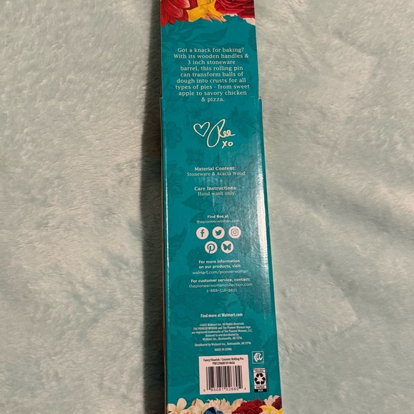 🆕The Pioneer Woman | Fancy Flourish Ceramic Rolling Pin, Acacia Wood Handles - Picture 7 of 7